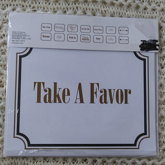 NWT Wedding Save the Date Mr. & Mrs. Signs - Picture 3 of 5